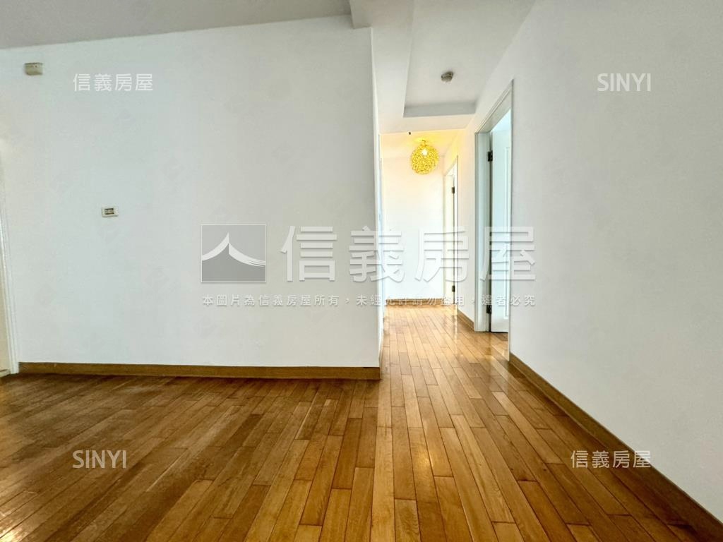 三民學區稀有三房車位房屋室內格局與周邊環境