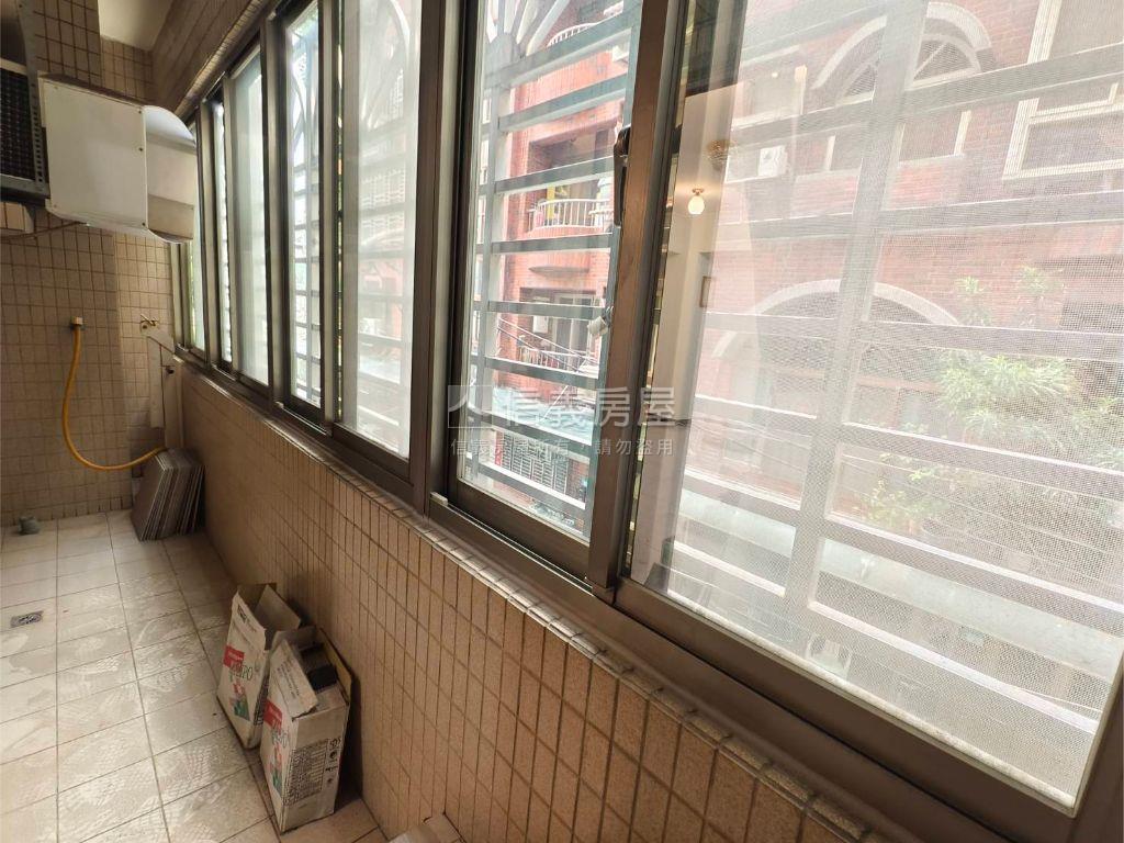 薪市鎮龍祥大空間加車位房屋室內格局與周邊環境