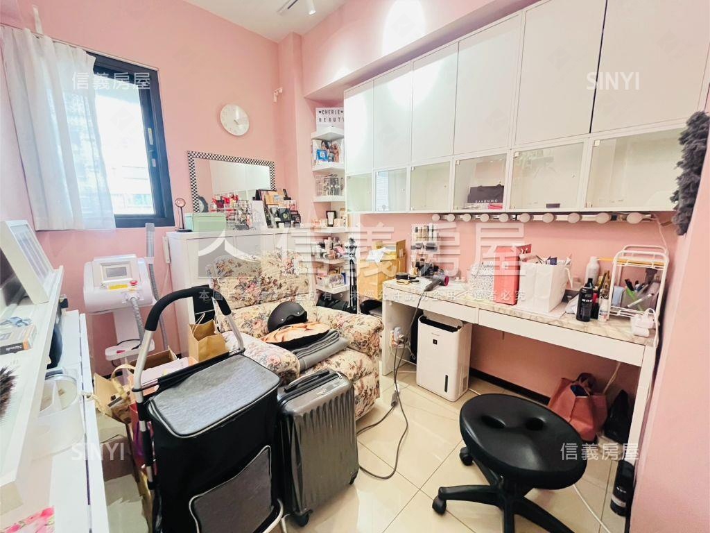 稀有美裝潢百川文哲三房房屋室內格局與周邊環境