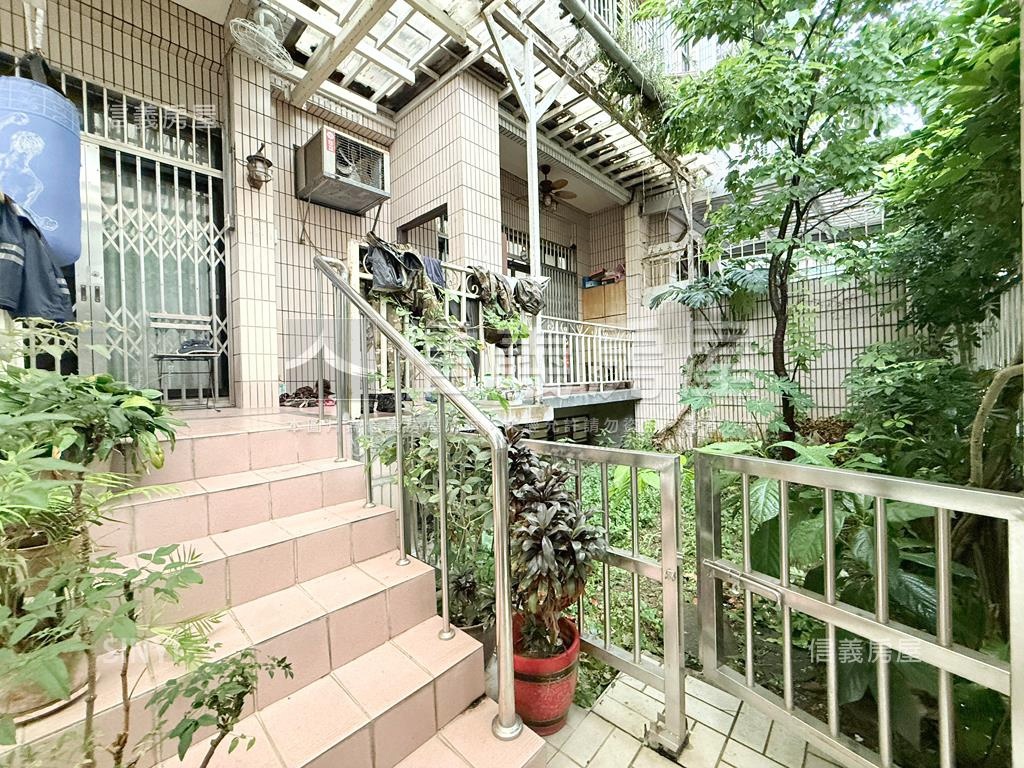 萬利街大庭院車庫一樓房屋室內格局與周邊環境