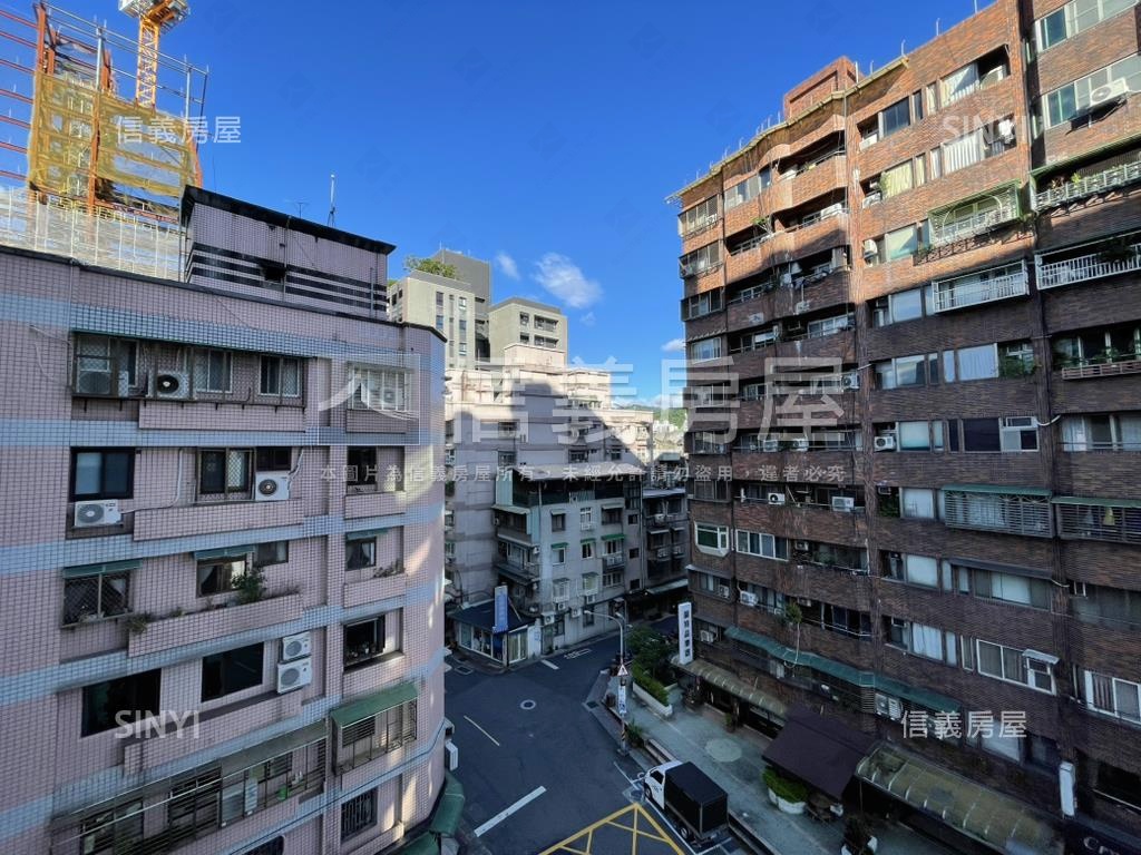 可看屋●文普新象四房車位房屋室內格局與周邊環境