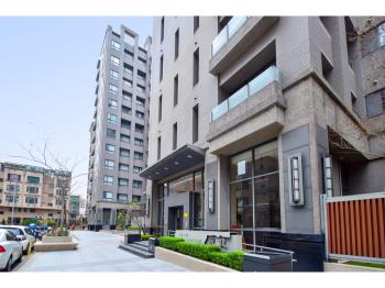 黃金店面．坤山藏馥