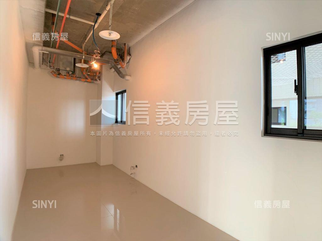 專任璽苑面中庭２樓房屋室內格局與周邊環境