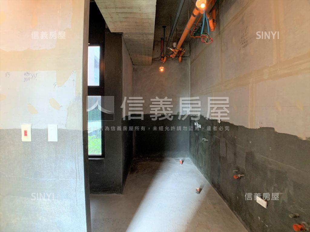 專任璽苑面中庭２樓房屋室內格局與周邊環境
