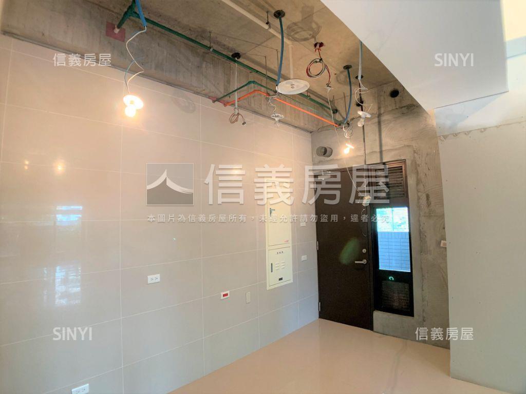 專任璽苑面中庭２樓房屋室內格局與周邊環境