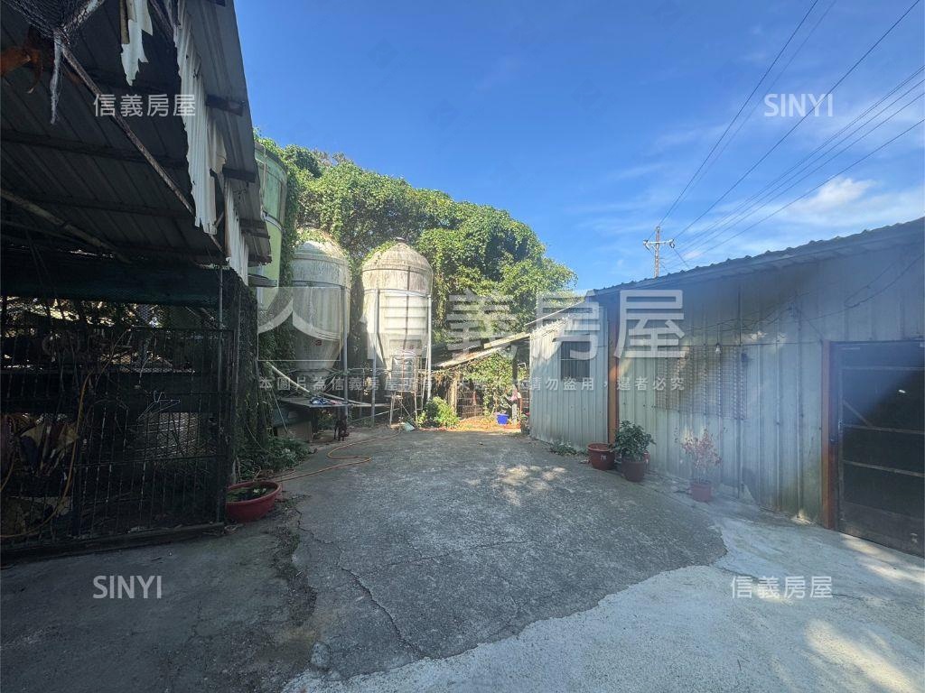 新竹新埔約４０００坪雞舍房屋室內格局與周邊環境