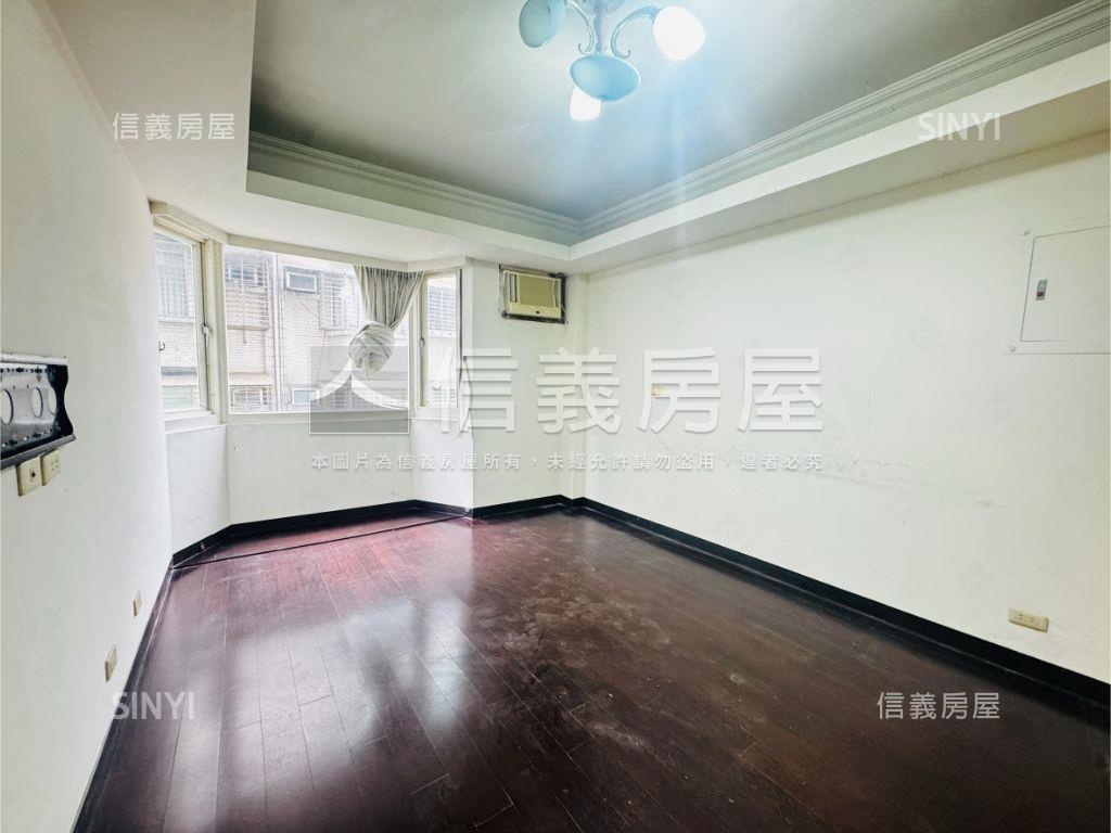 捷運哈拉商圈挑高明湖美寓房屋室內格局與周邊環境