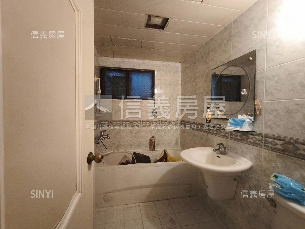 雙敦慶城雙併電梯３房房屋室內格局與周邊環境