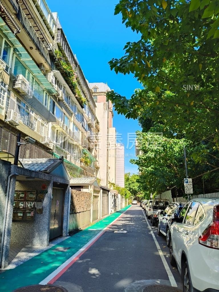 雙敦慶城雙併電梯３房房屋室內格局與周邊環境