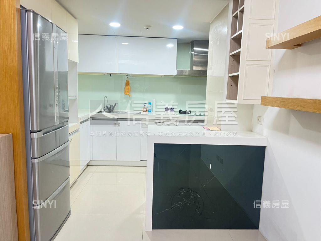 元亨新富稀有雙車位房屋室內格局與周邊環境