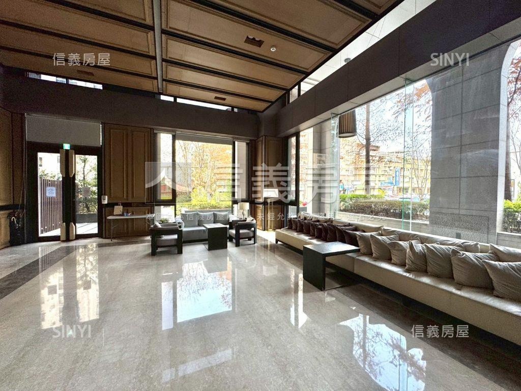 １１期重劃裝潢奢華宅房屋室內格局與周邊環境