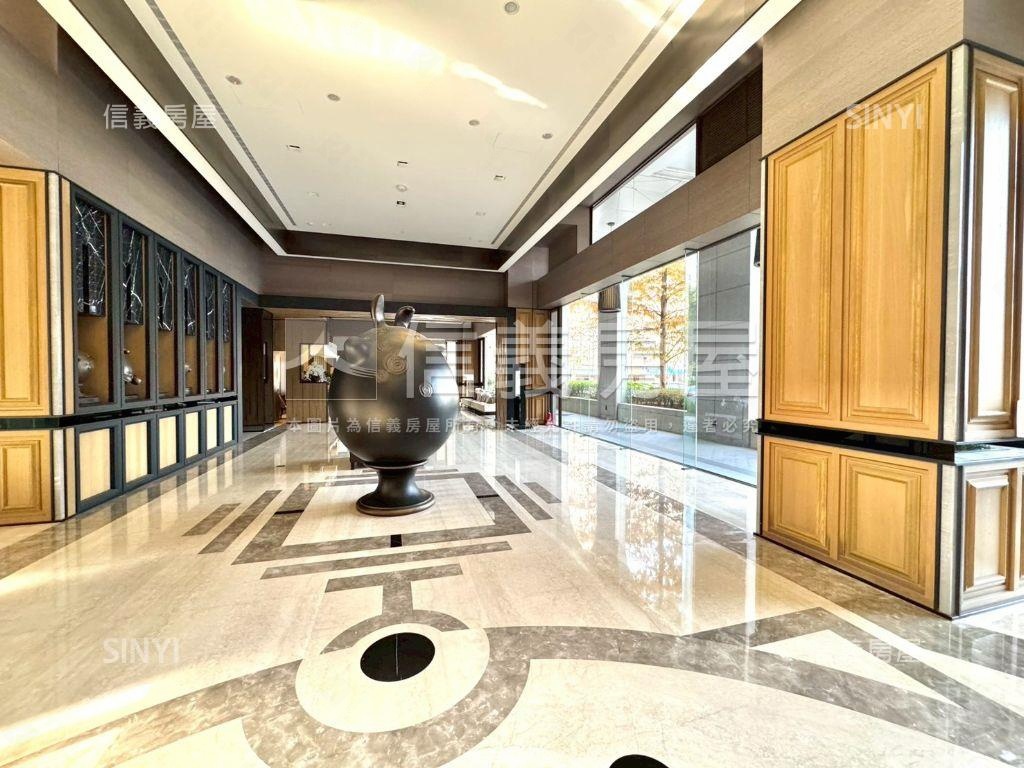 １１期重劃裝潢奢華宅房屋室內格局與周邊環境