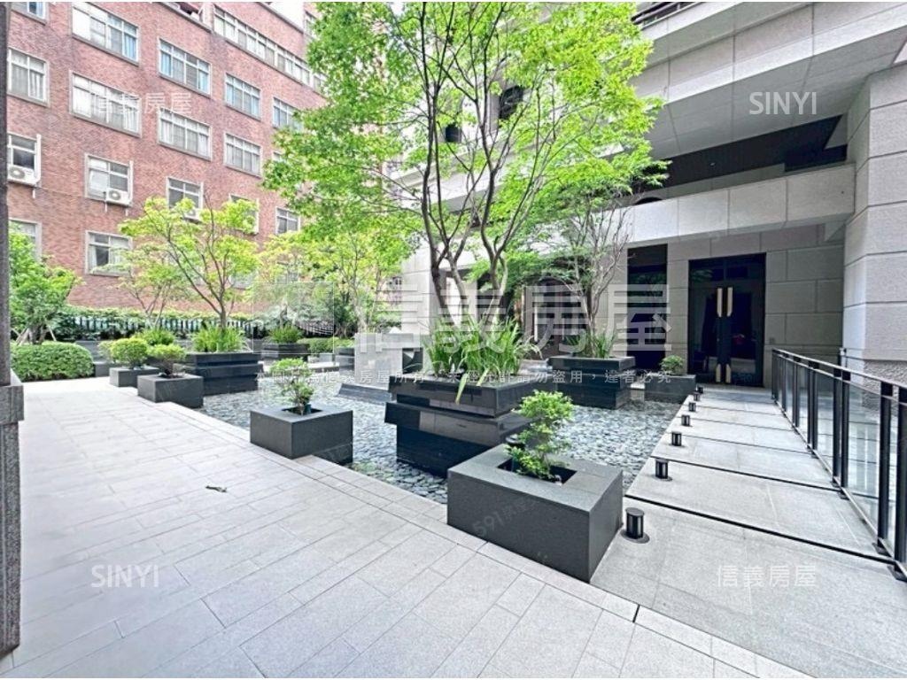 １１期重劃裝潢奢華宅房屋室內格局與周邊環境