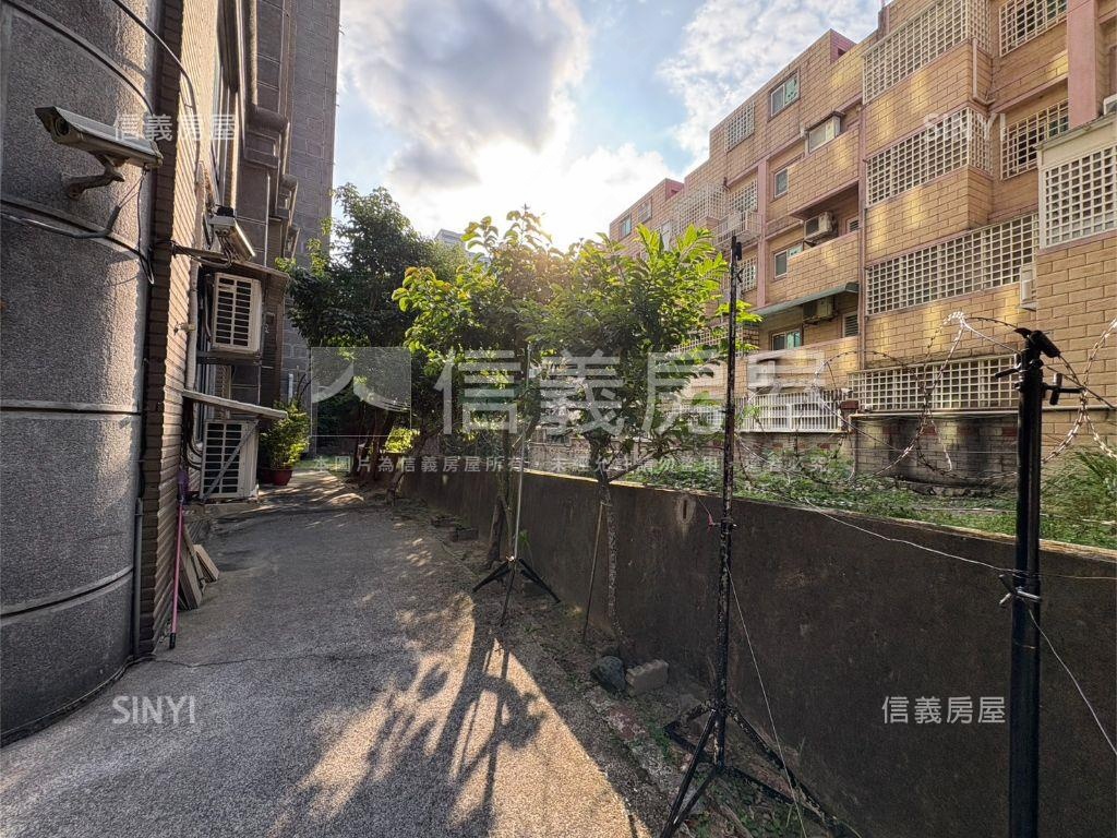 宜誠金品稀有兩房庭院戶房屋室內格局與周邊環境
