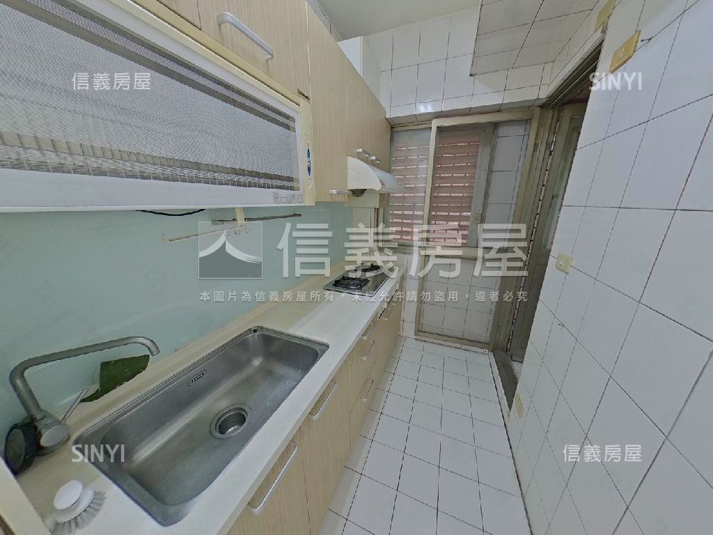 中興大學學府商圈三房車位房屋室內格局與周邊環境