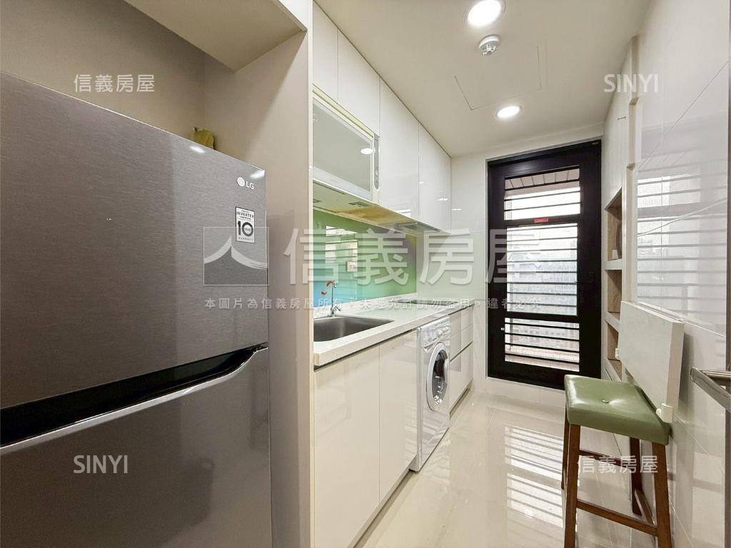 晶麒邊間兩房帶車位房屋室內格局與周邊環境