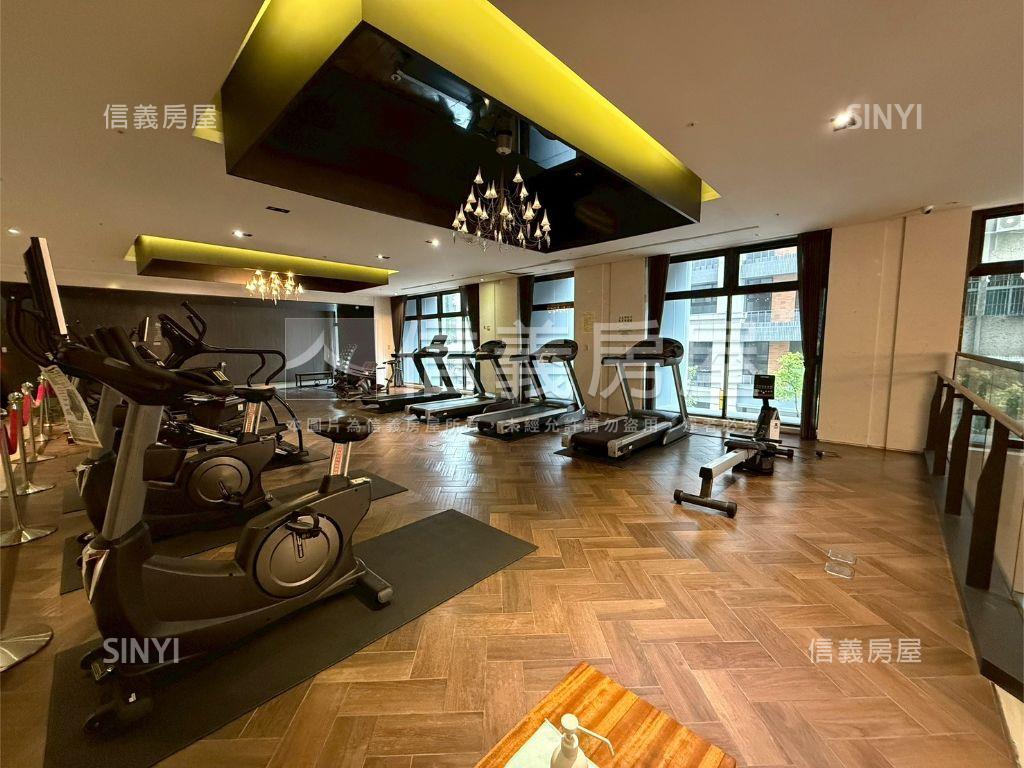 晶麒邊間兩房帶車位房屋室內格局與周邊環境