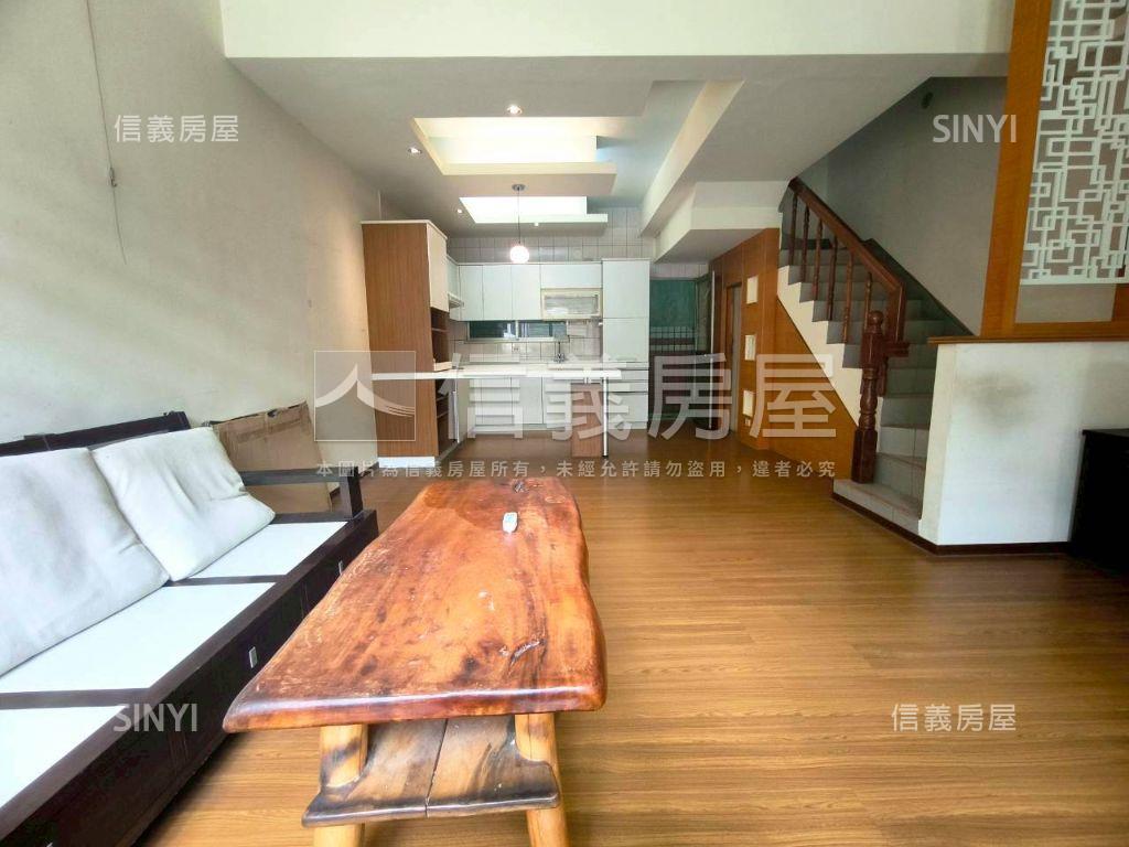 南勢８米路前庭院溫馨透天房屋室內格局與周邊環境