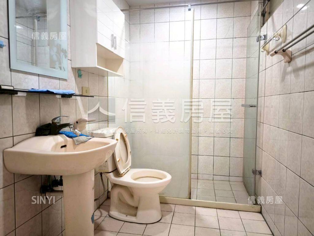 南勢８米路前庭院溫馨透天房屋室內格局與周邊環境