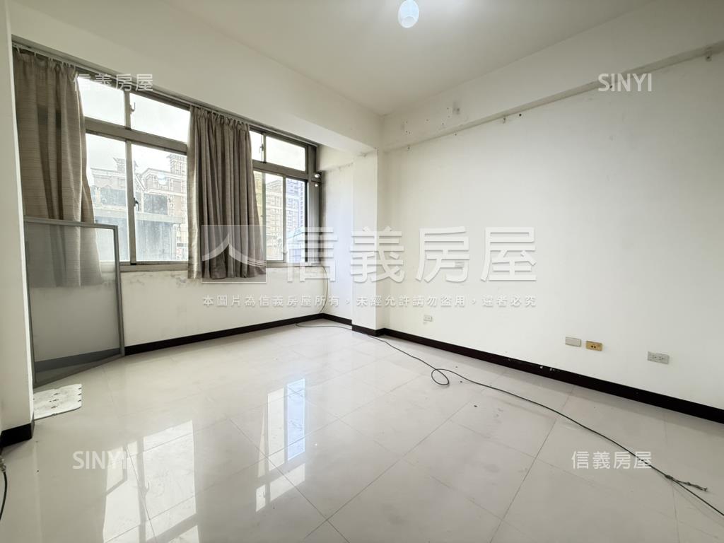 近火車站華廈大三房房屋室內格局與周邊環境