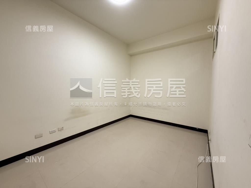 近火車站華廈大三房房屋室內格局與周邊環境