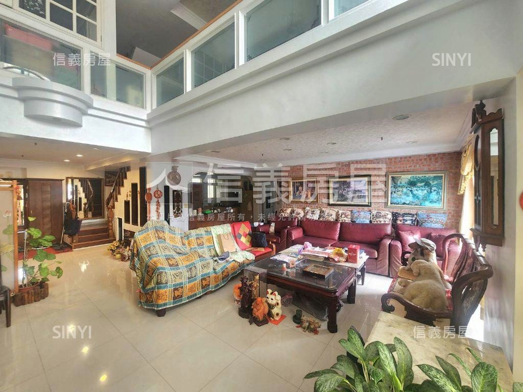 急售三峽ＭＲＴ朝南樓中樓房屋室內格局與周邊環境