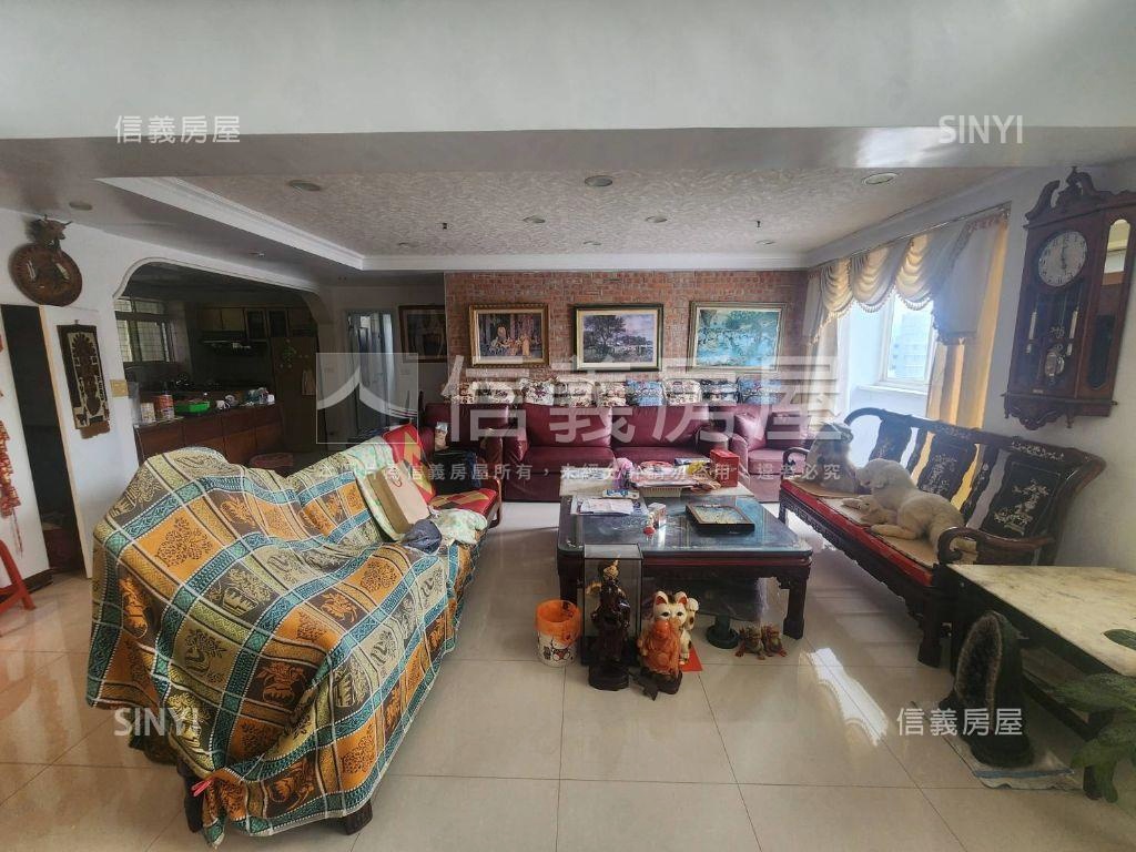 急售三峽ＭＲＴ朝南樓中樓房屋室內格局與周邊環境