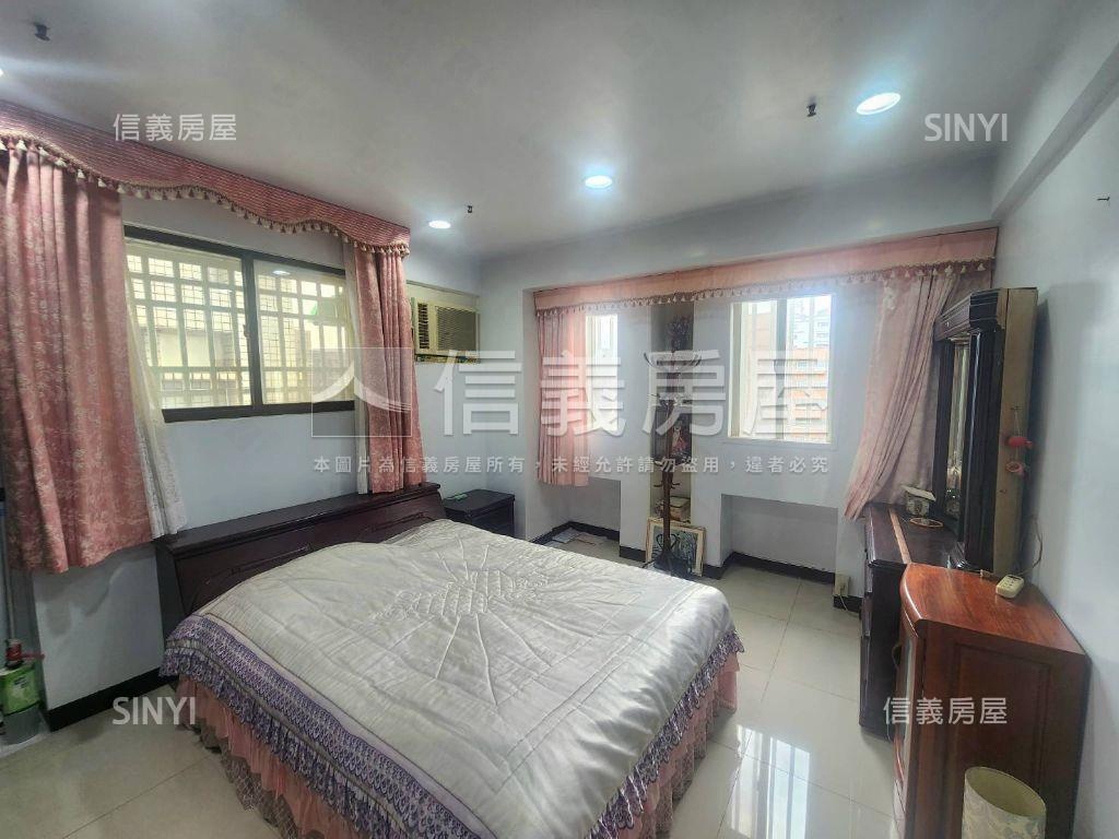 急售三峽ＭＲＴ朝南樓中樓房屋室內格局與周邊環境