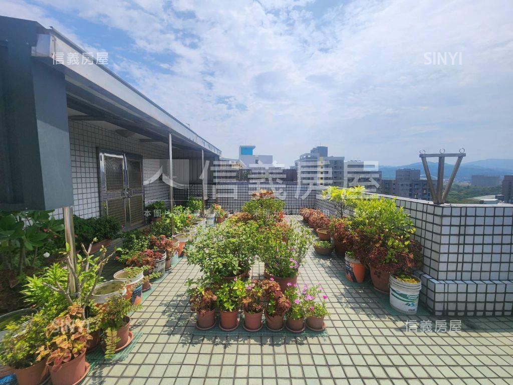 急售三峽ＭＲＴ朝南樓中樓房屋室內格局與周邊環境