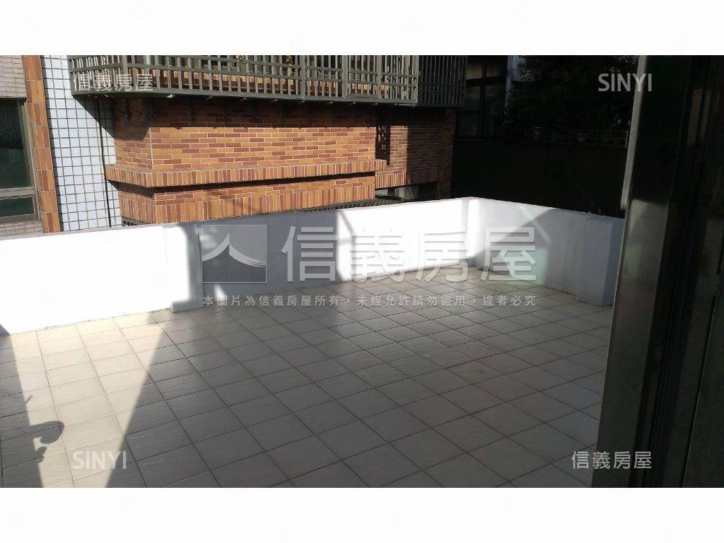 捷運新莊路典雅透天房屋室內格局與周邊環境