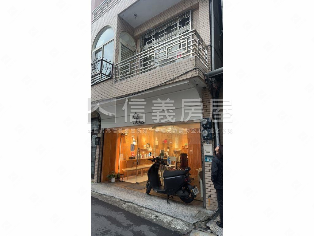 捷運新莊路典雅透天房屋室內格局與周邊環境