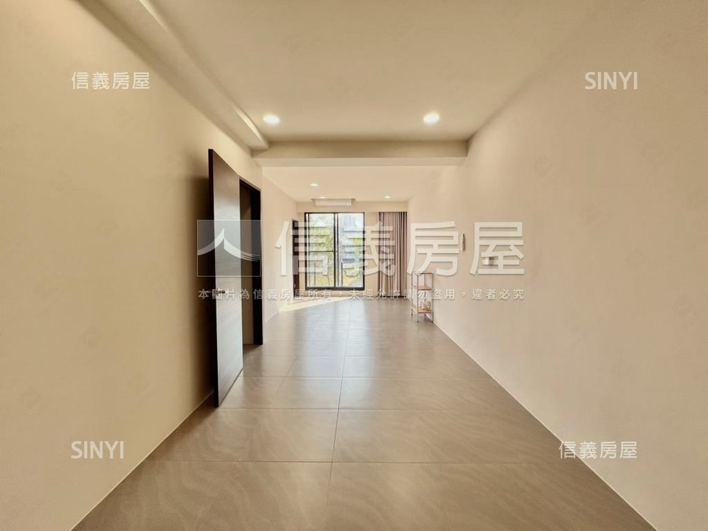 屋齡五年內朝南美透天房屋室內格局與周邊環境