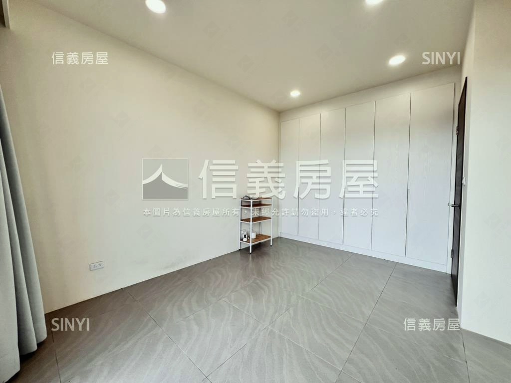 屋齡五年內朝南美透天房屋室內格局與周邊環境