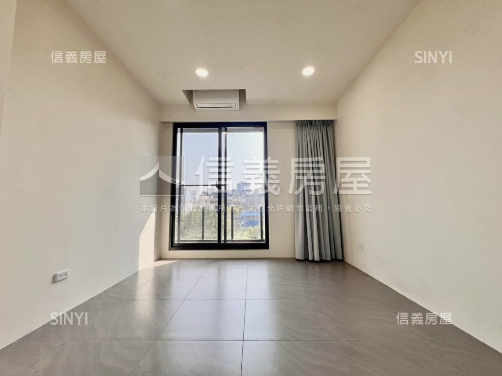 屋齡五年內朝南美透天房屋室內格局與周邊環境