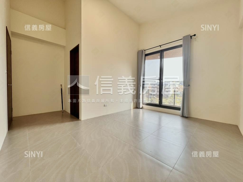 屋齡五年內朝南美透天房屋室內格局與周邊環境