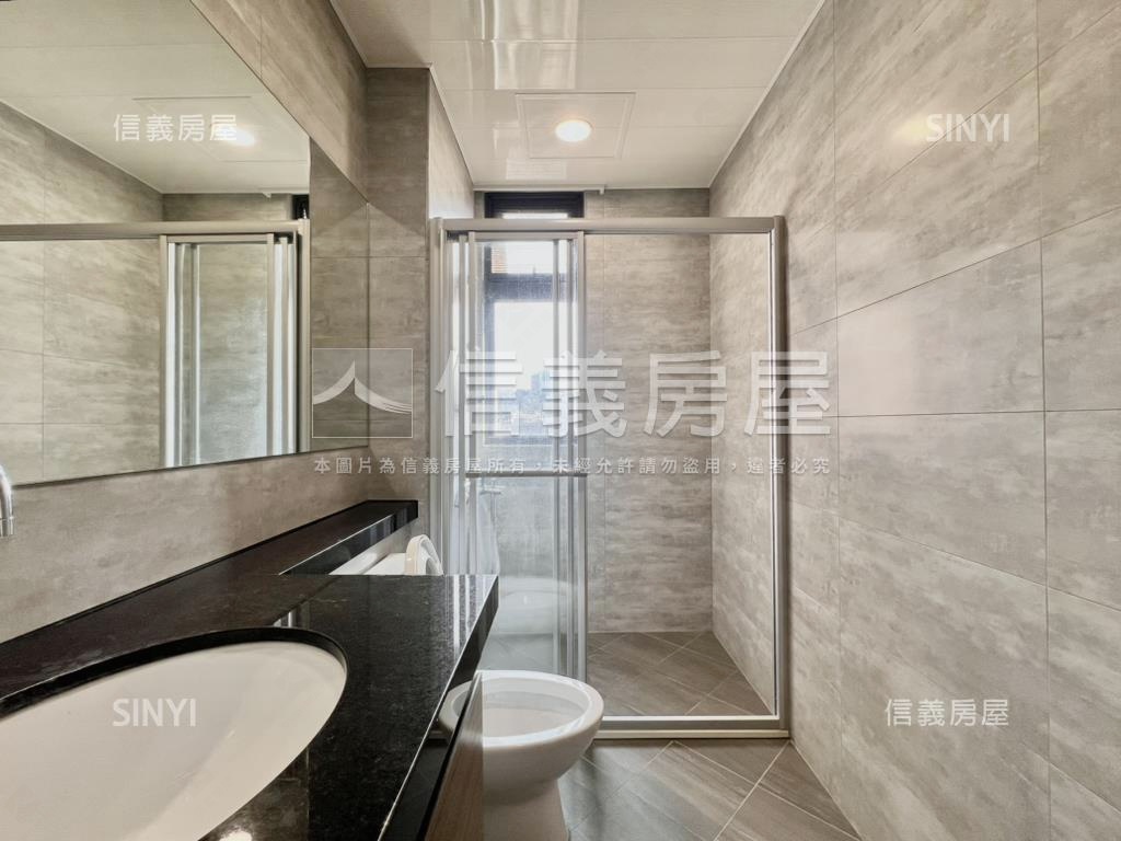屋齡五年內朝南美透天房屋室內格局與周邊環境