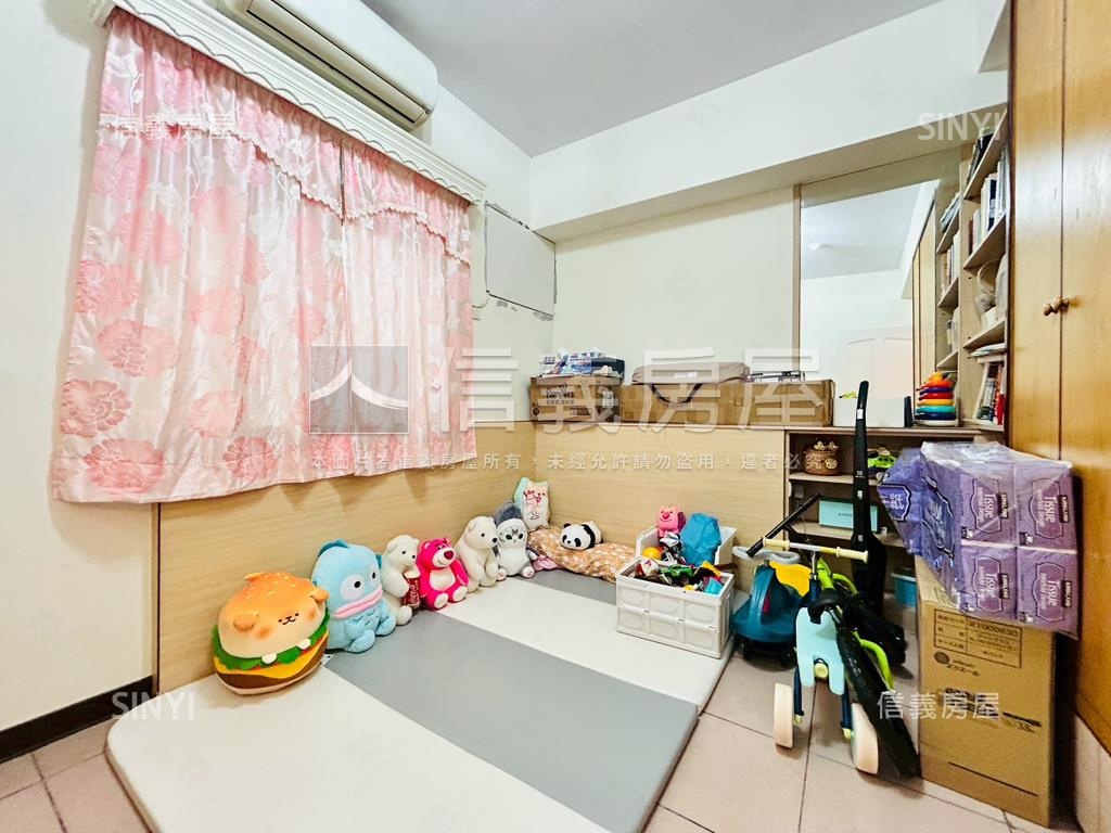 園中園精美三房房屋室內格局與周邊環境