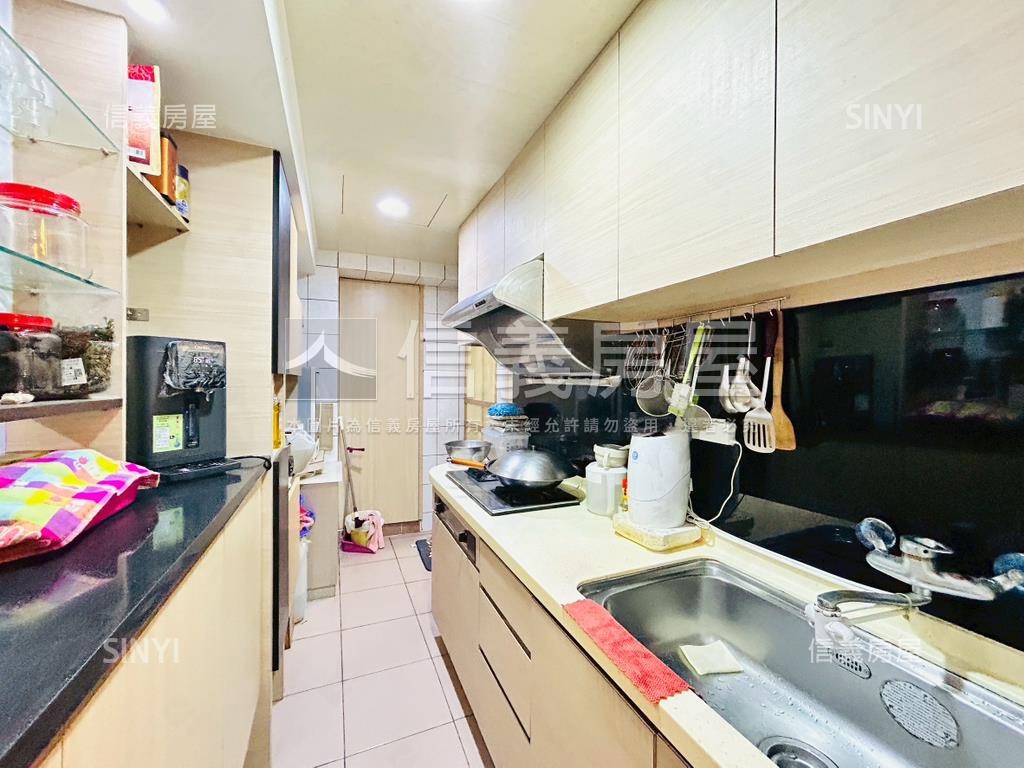 園中園精美三房房屋室內格局與周邊環境