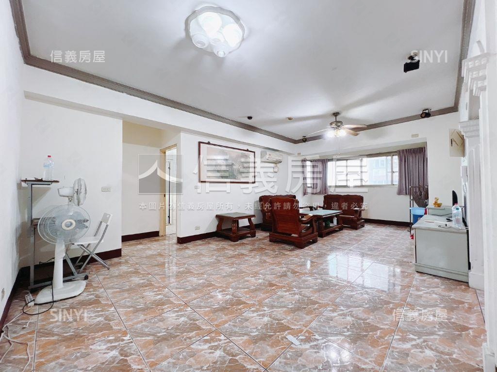 逢甲稀有電梯四房房屋室內格局與周邊環境