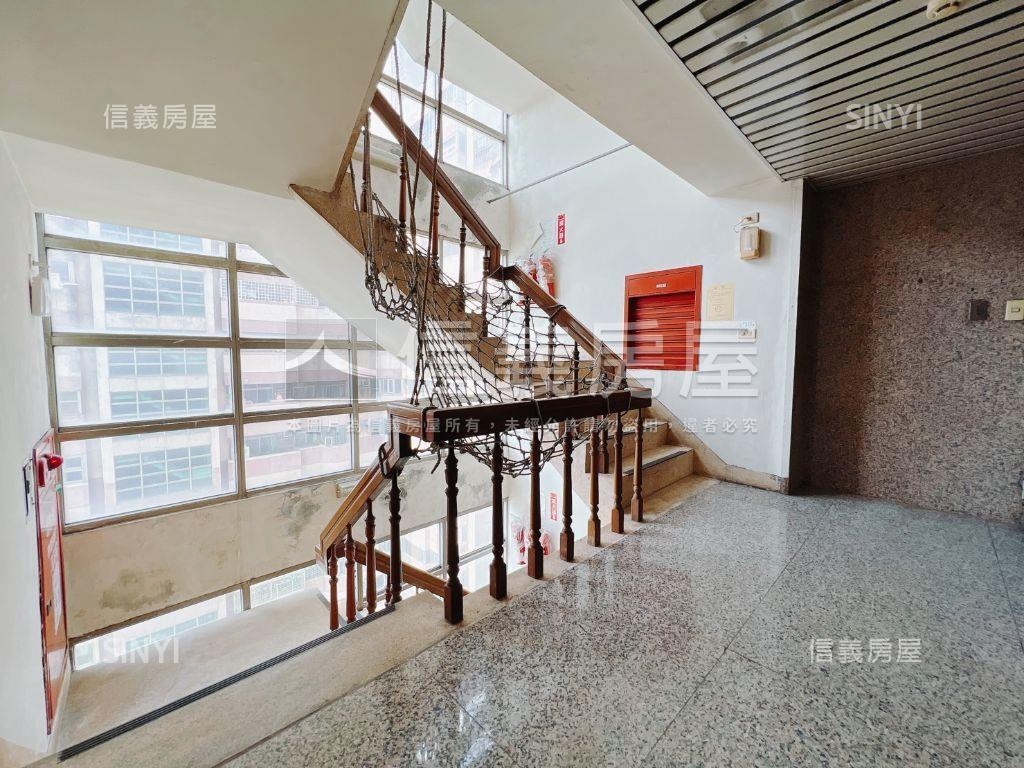 逢甲稀有電梯四房房屋室內格局與周邊環境