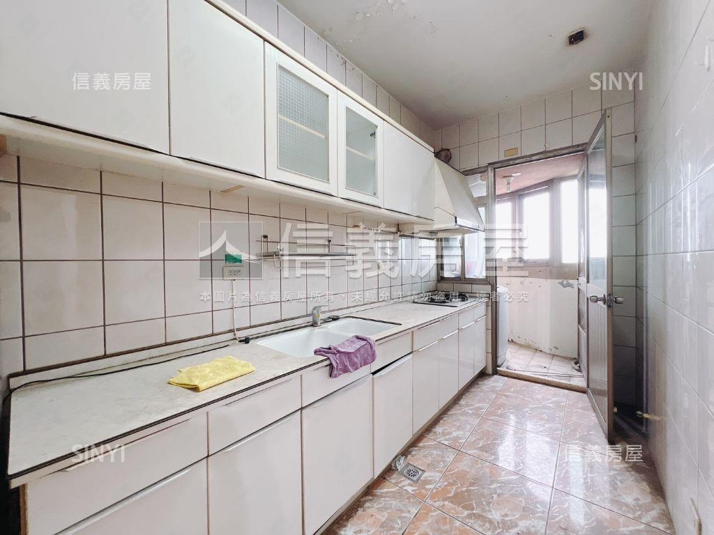 逢甲稀有電梯四房房屋室內格局與周邊環境