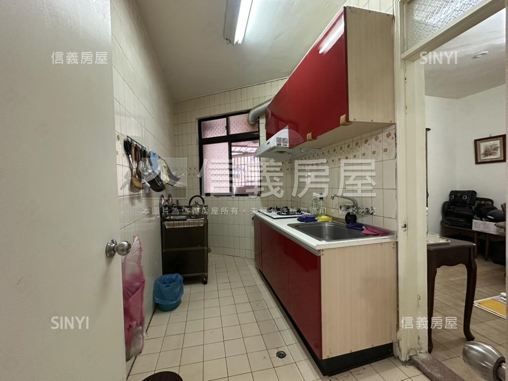 永安街靜巷．庭院車庫公寓房屋室內格局與周邊環境