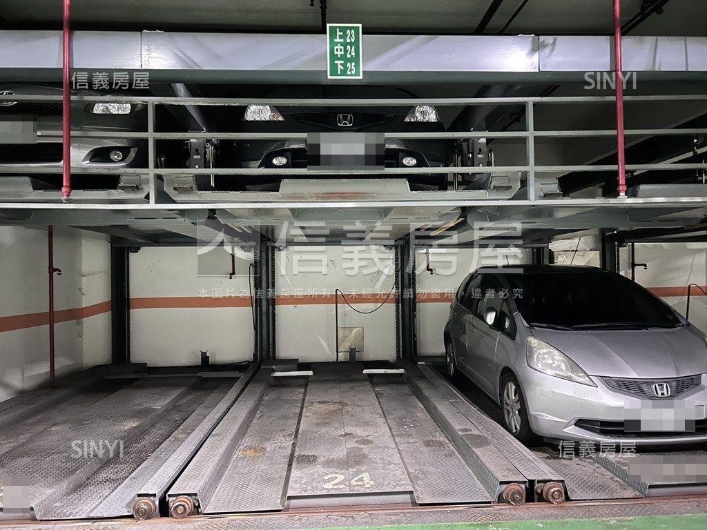 紅樹林捷運小資露臺戶車位房屋室內格局與周邊環境