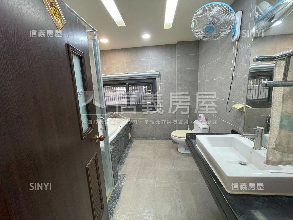 小港正街大地坪面寬透天房屋室內格局與周邊環境
