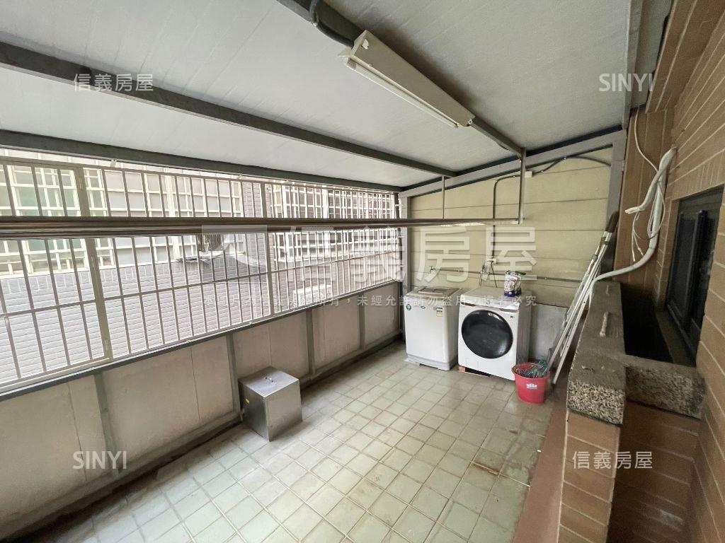 小港正街大地坪面寬透天房屋室內格局與周邊環境