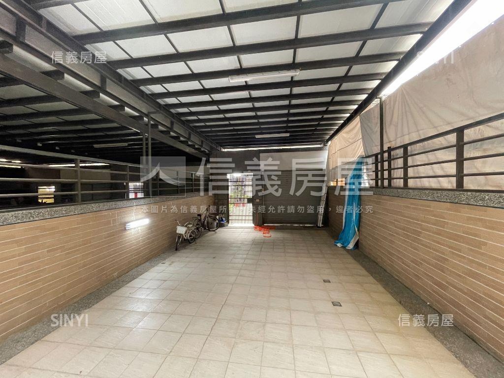 小港正街大地坪面寬透天房屋室內格局與周邊環境