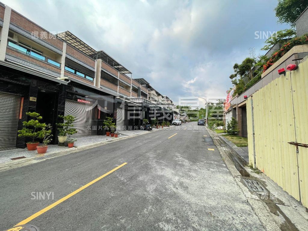 小港正街大地坪面寬透天房屋室內格局與周邊環境