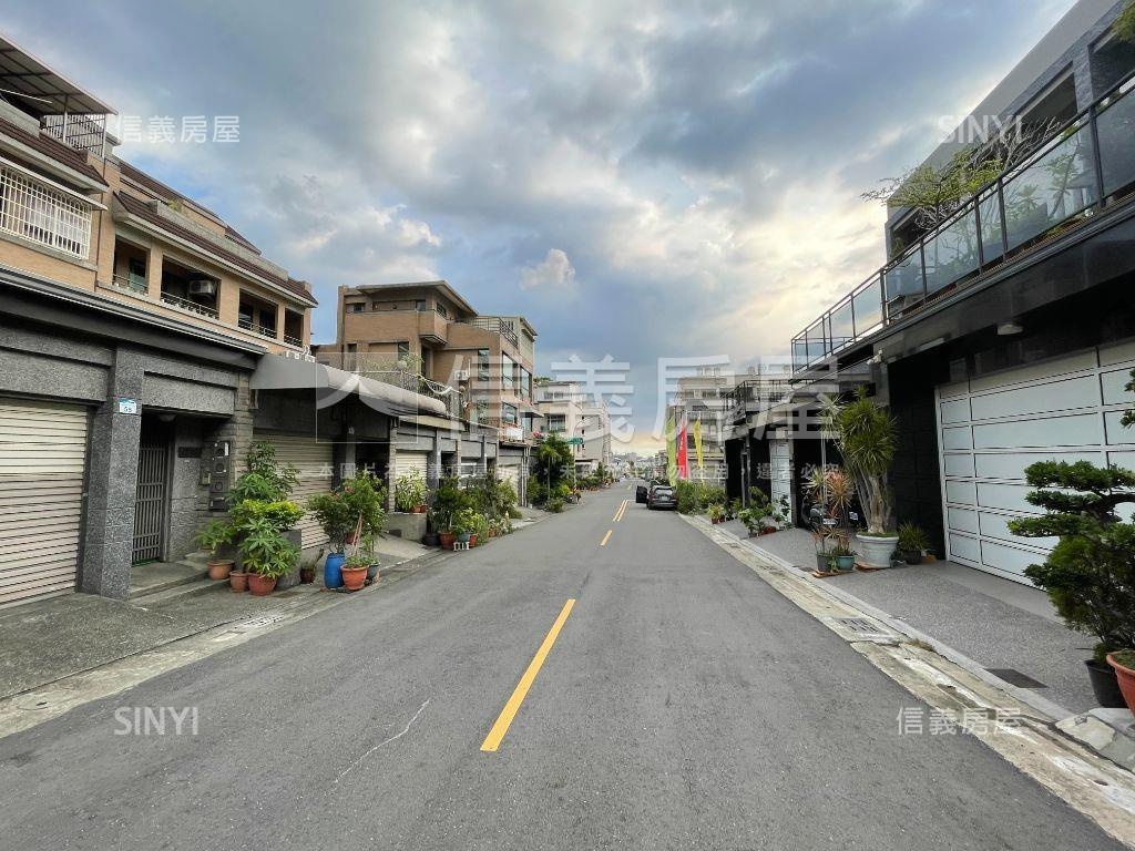 小港正街大地坪面寬透天房屋室內格局與周邊環境