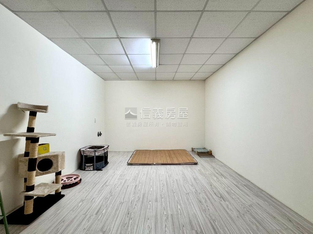 正中山路✦吃市金透天店面房屋室內格局與周邊環境