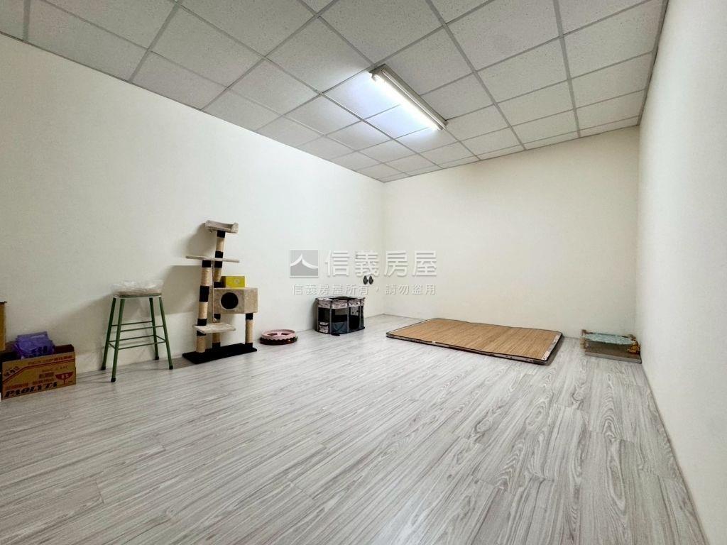 正中山路✦吃市金透天店面房屋室內格局與周邊環境